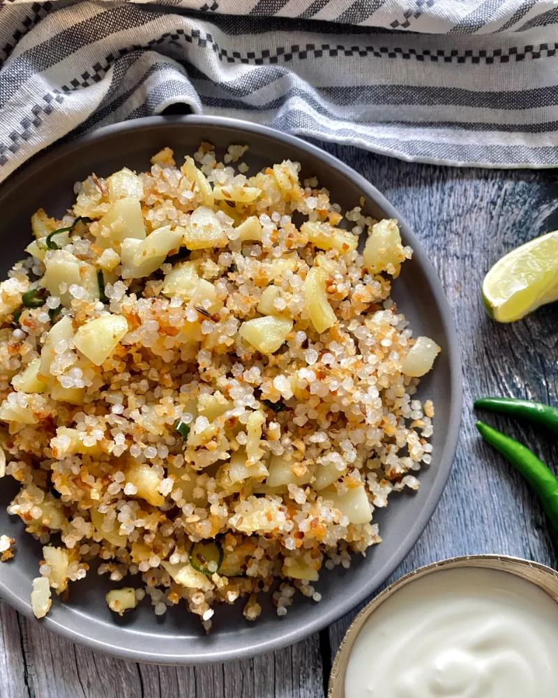 Moriya farari khichdi with fruite raita (GF)